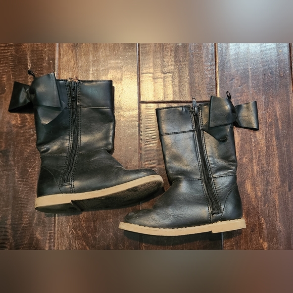 Size 9 girls boots - Picture 2 of 3